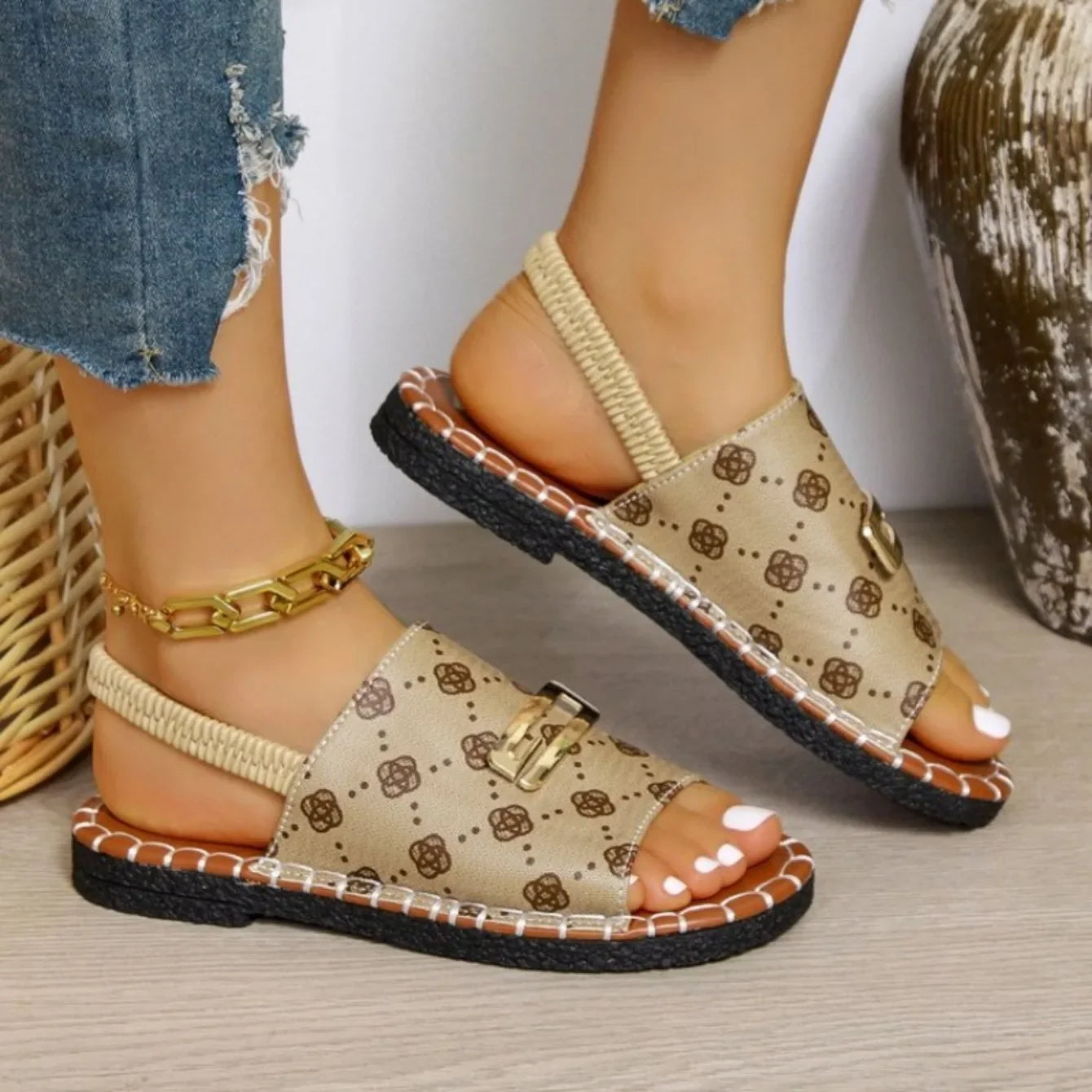 Strappy city sandals