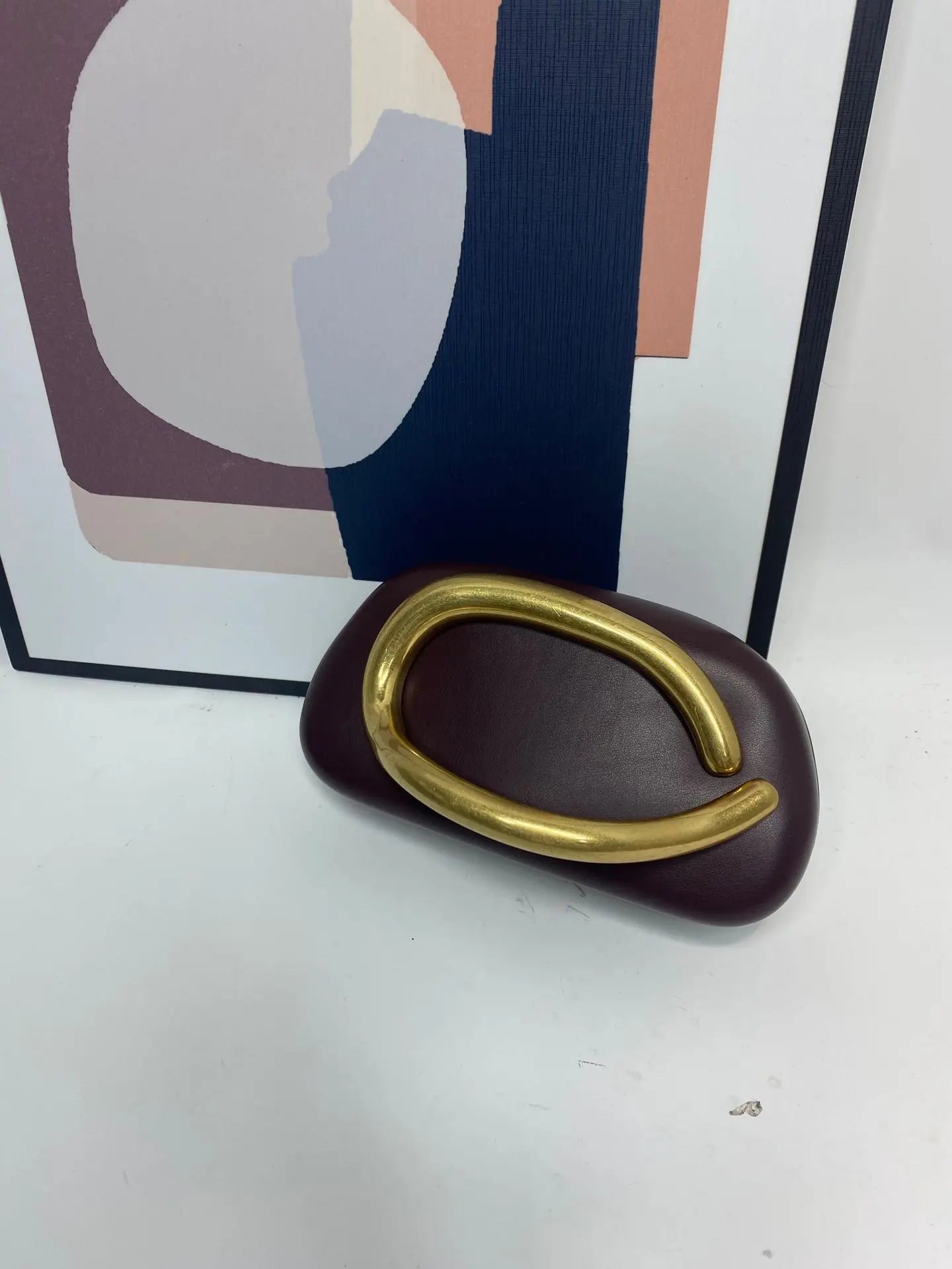Glam horizon clutch