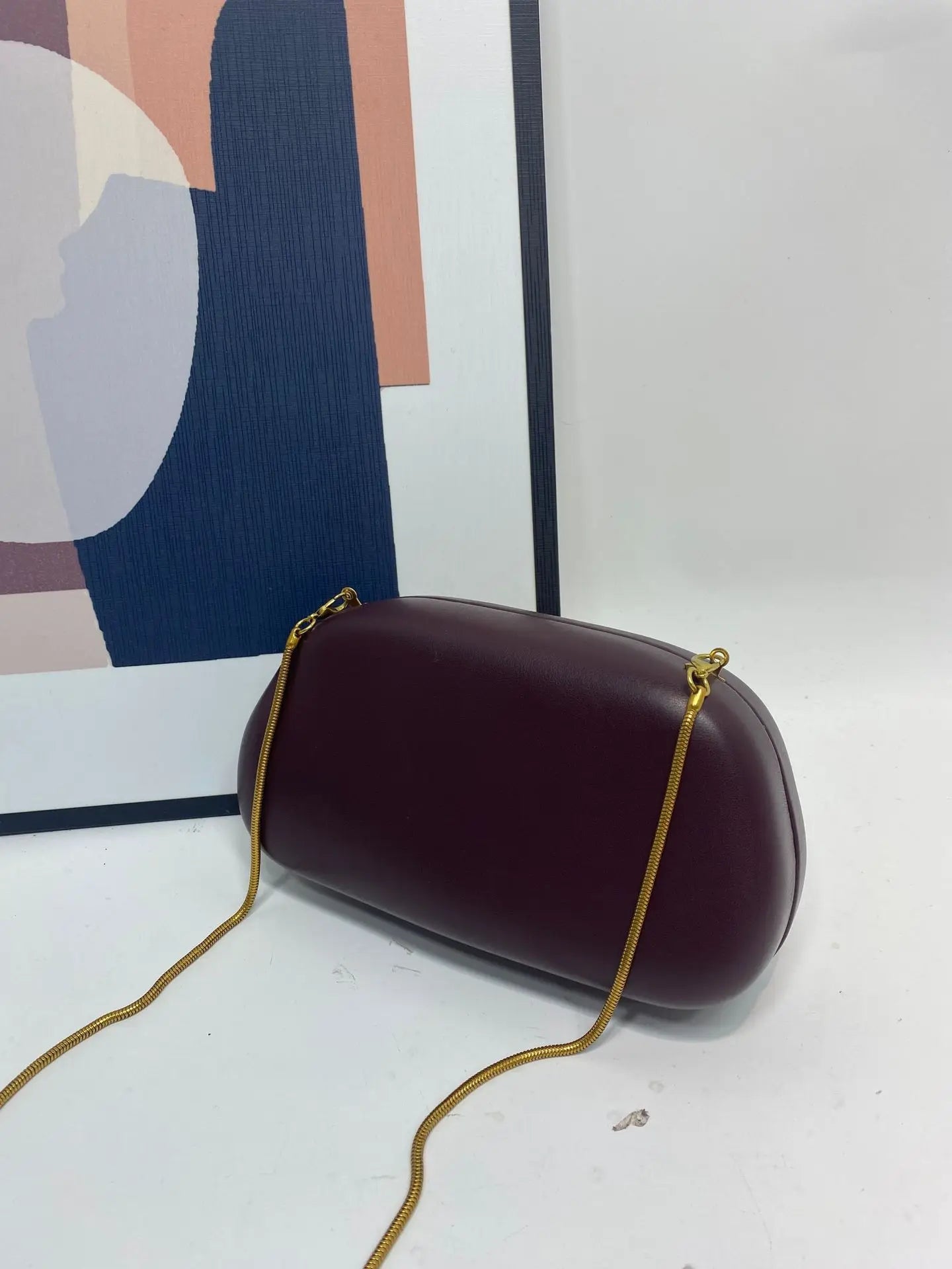 Glam horizon clutch
