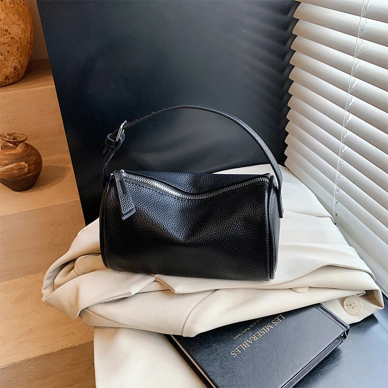 Simple Lychee  Armpit Bag
