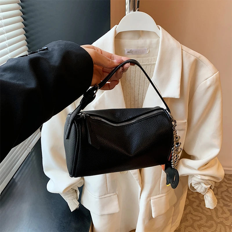 Simple Lychee  Armpit Bag